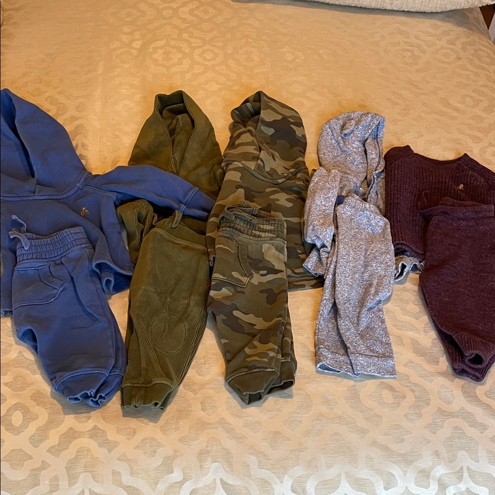 GAP Kids' Sweatpants & Joggers in Blue, Green, Camo, Gray, and Maroon